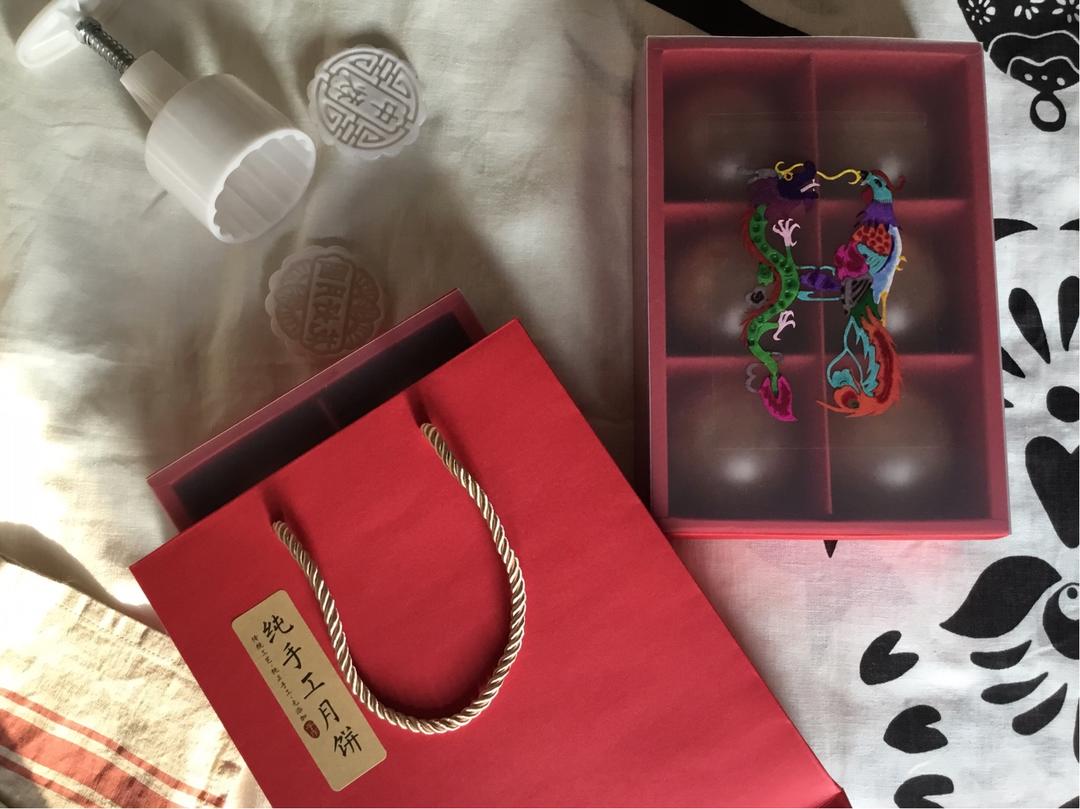 桃山皮月饼之纯黑芝麻馅