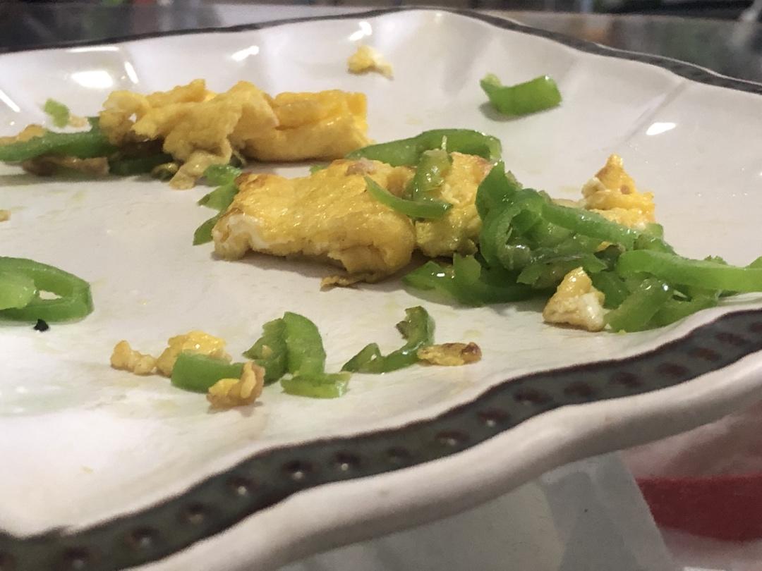 超级下饭菜青椒炒鸡蛋