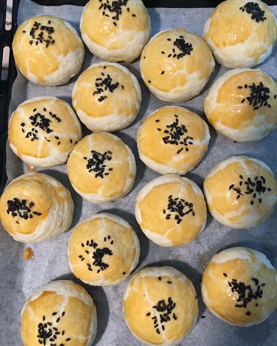 超级香酥拉丝麻薯蛋黄酥（黄油版）不喜大油的朋友也可以尝试噢
