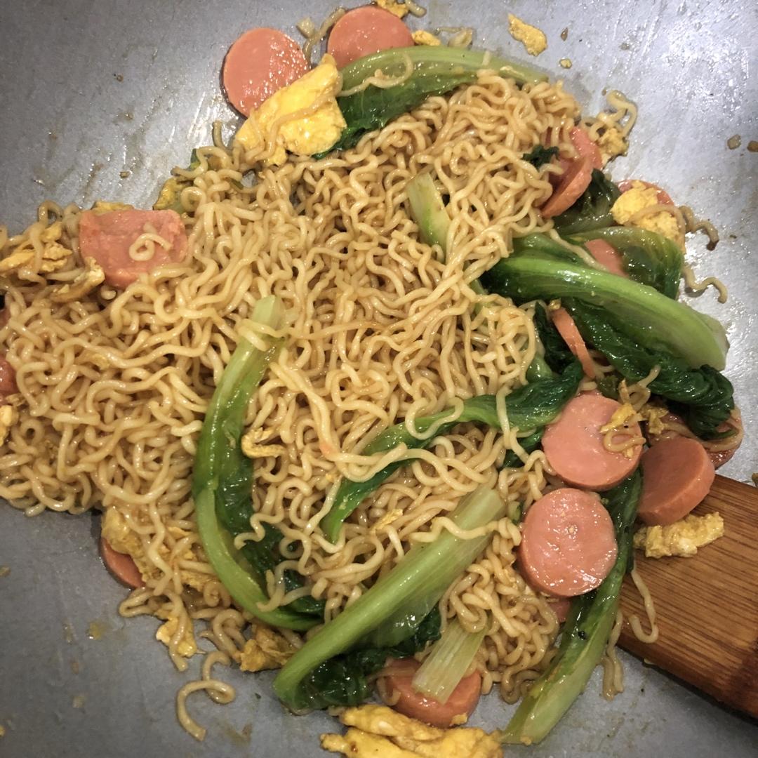 🍜泡面神仙吃法❗️巨销魂的鸡蛋火腿炒泡面