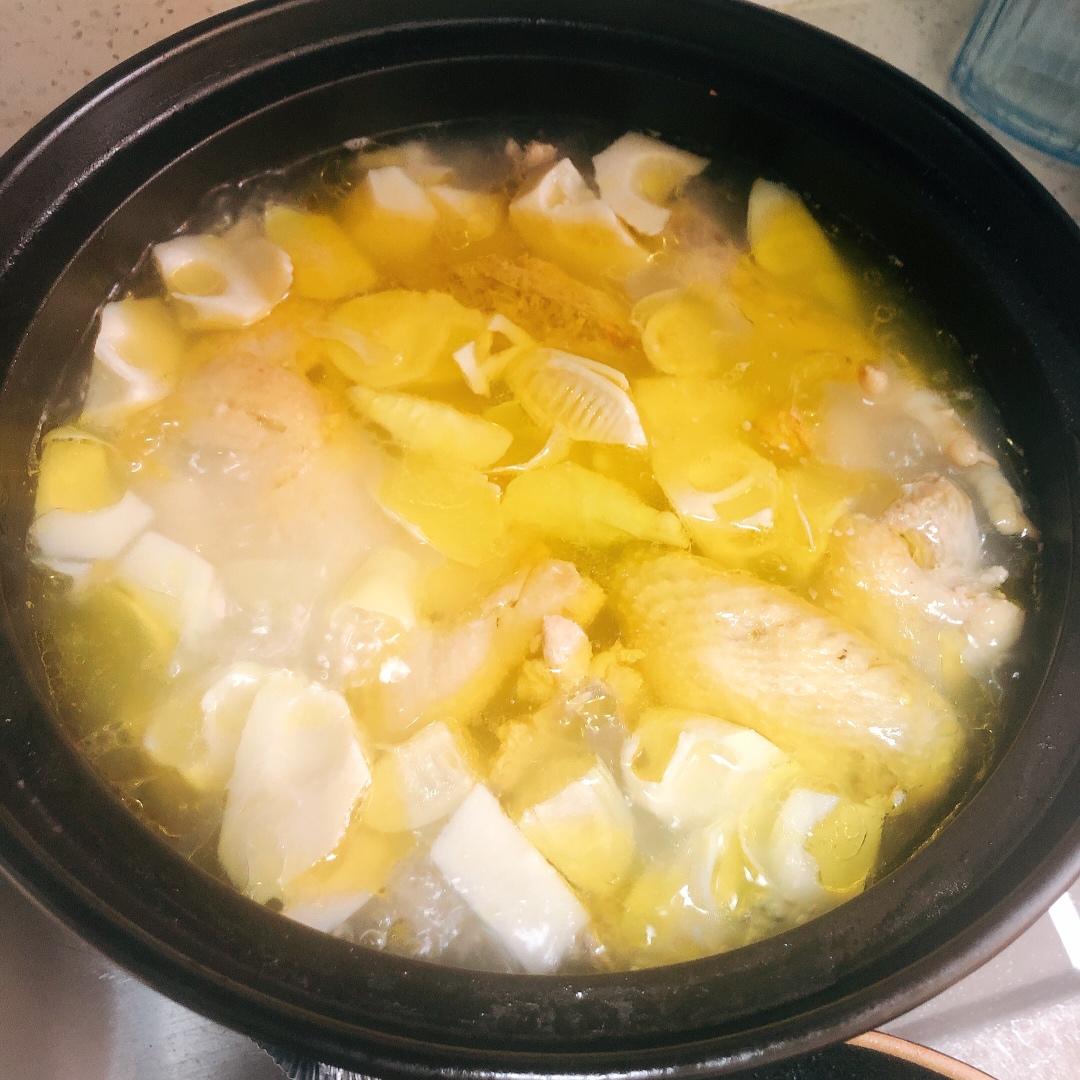 香菇炖鸡汤