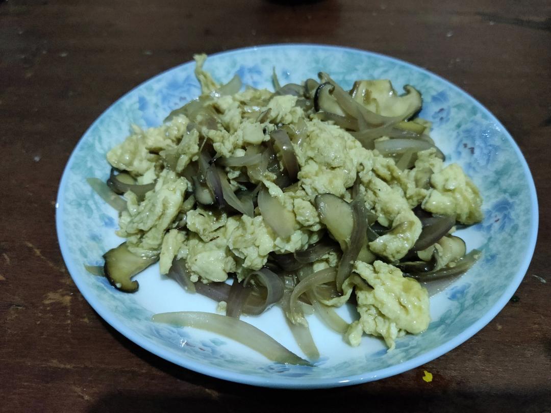 降压防癌的好食材  洋葱炒鸡蛋