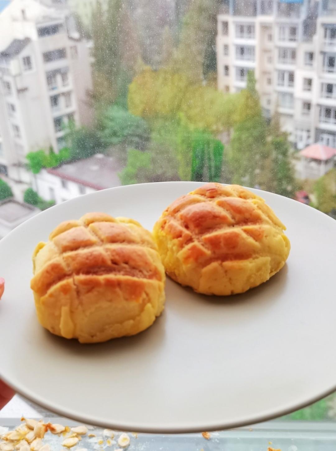 好吃到炸裂的港式菠萝包（附带制作酥皮的小视频）