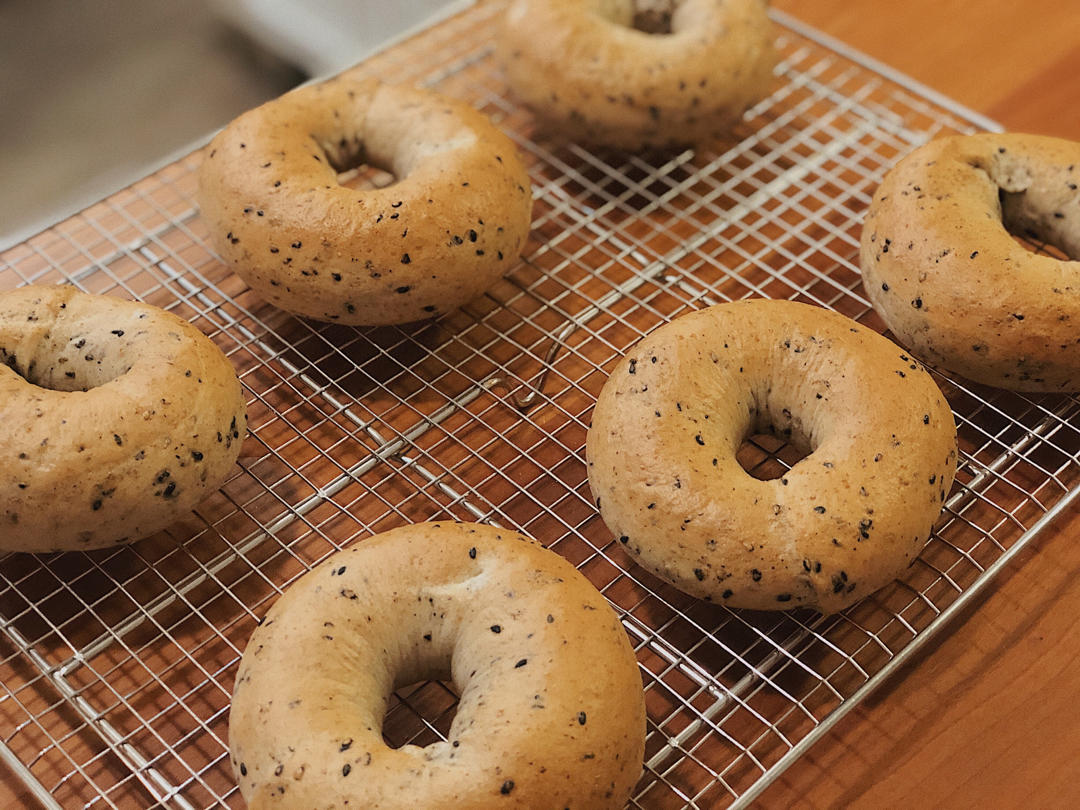 黑芝麻全麦贝果