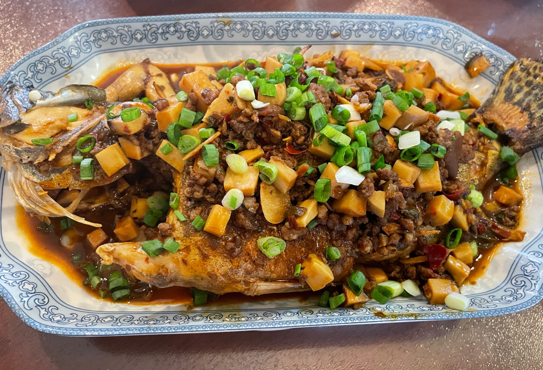 美食美味：川菜经典家常菜谱之“干烧桂鱼”做法简单易懂