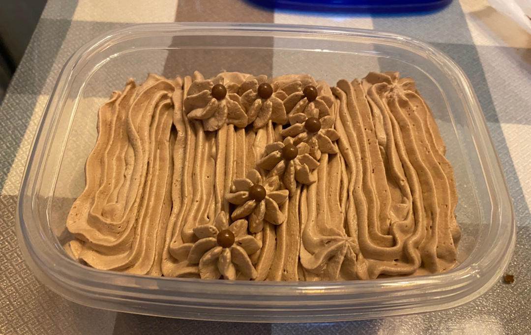 巧克力马斯卡彭脆珠冰淇淋盒子蛋糕