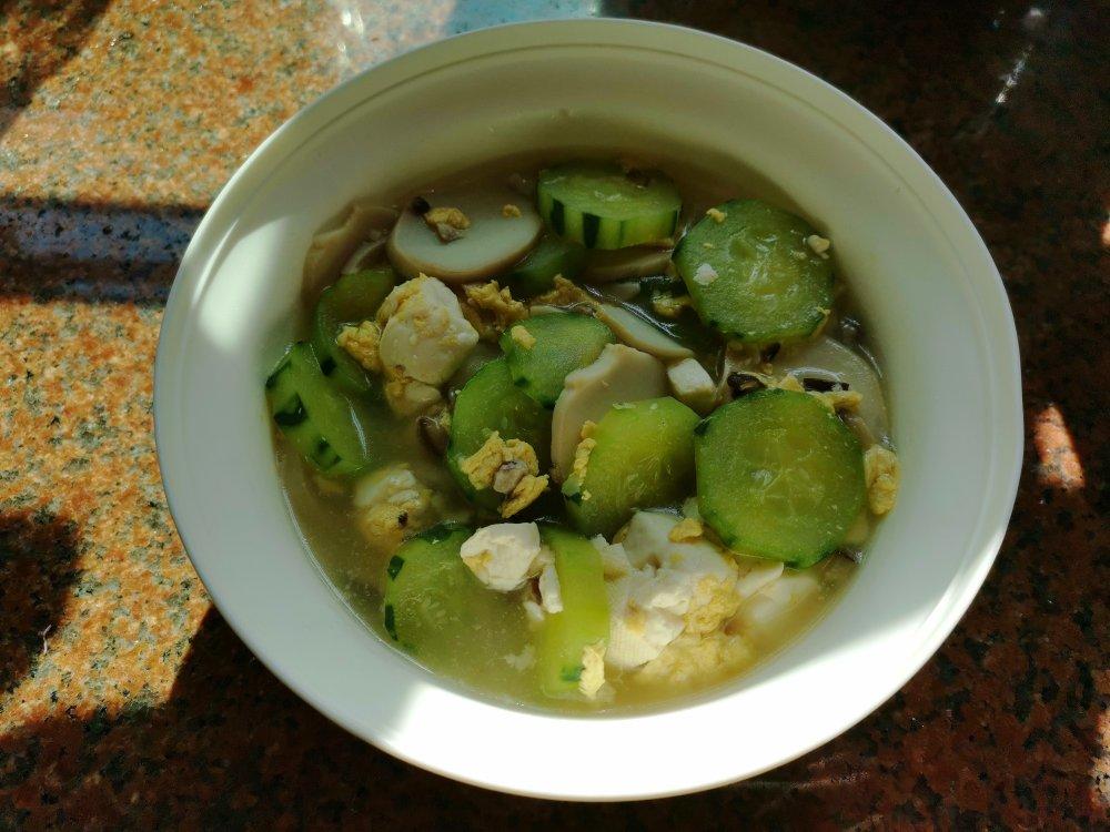 黄瓜杏鲍菇鸡蛋汤