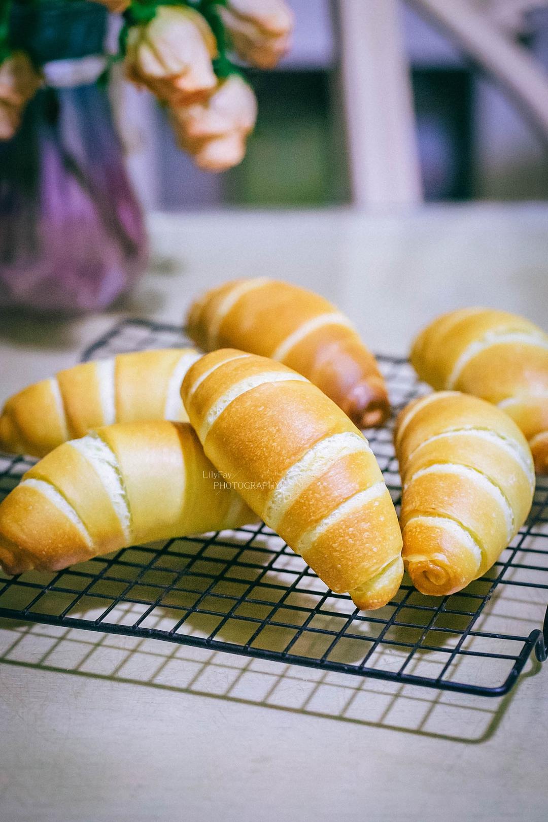 黄油肉松咸面包卷 B135