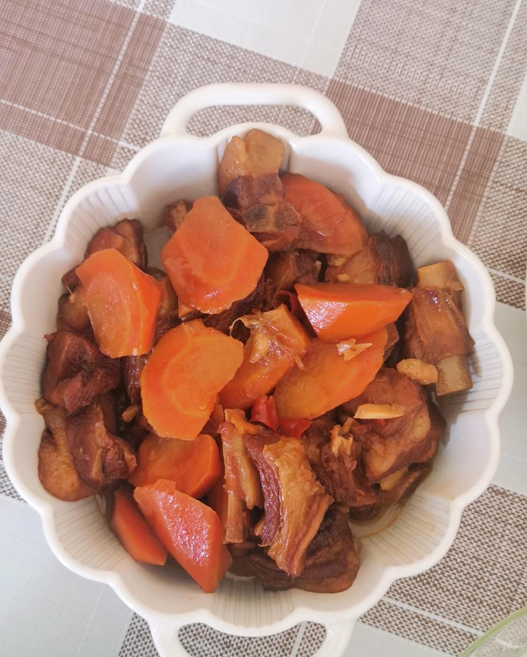 酥而不腻的红烧羊排