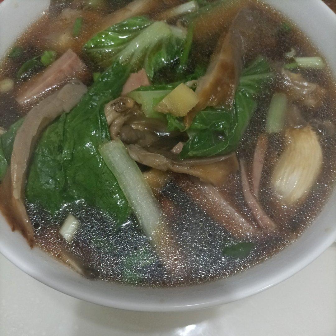 清爽鲜美蘑菇汤 - 蘑菇午餐肉真的好配！