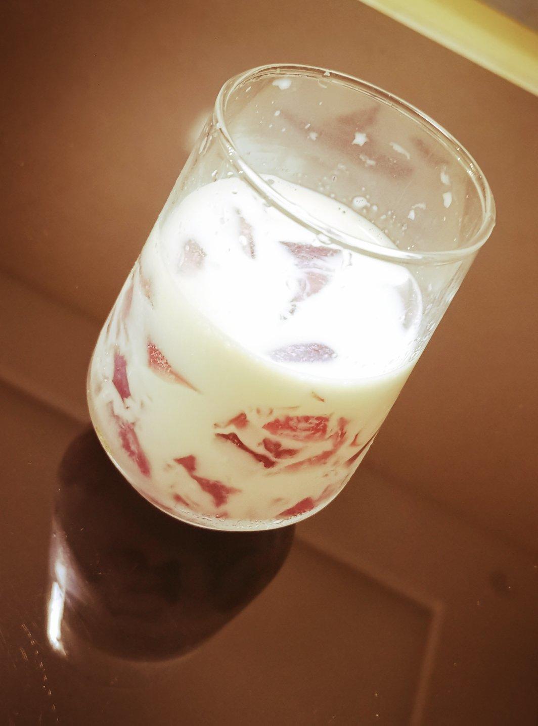 夏日饮品-水果撞奶（果冻）