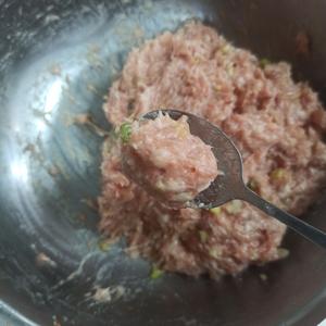 番茄🍅肉丸汤的做法 步骤4