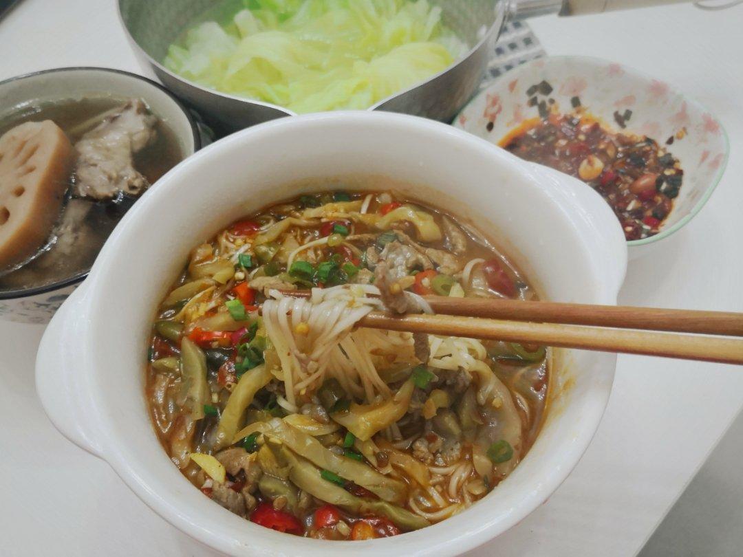 香辣榨菜肉丝面