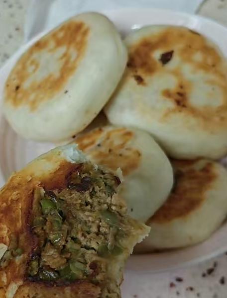 茄子肉丁馅饼