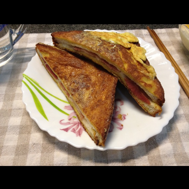 火腿西多士