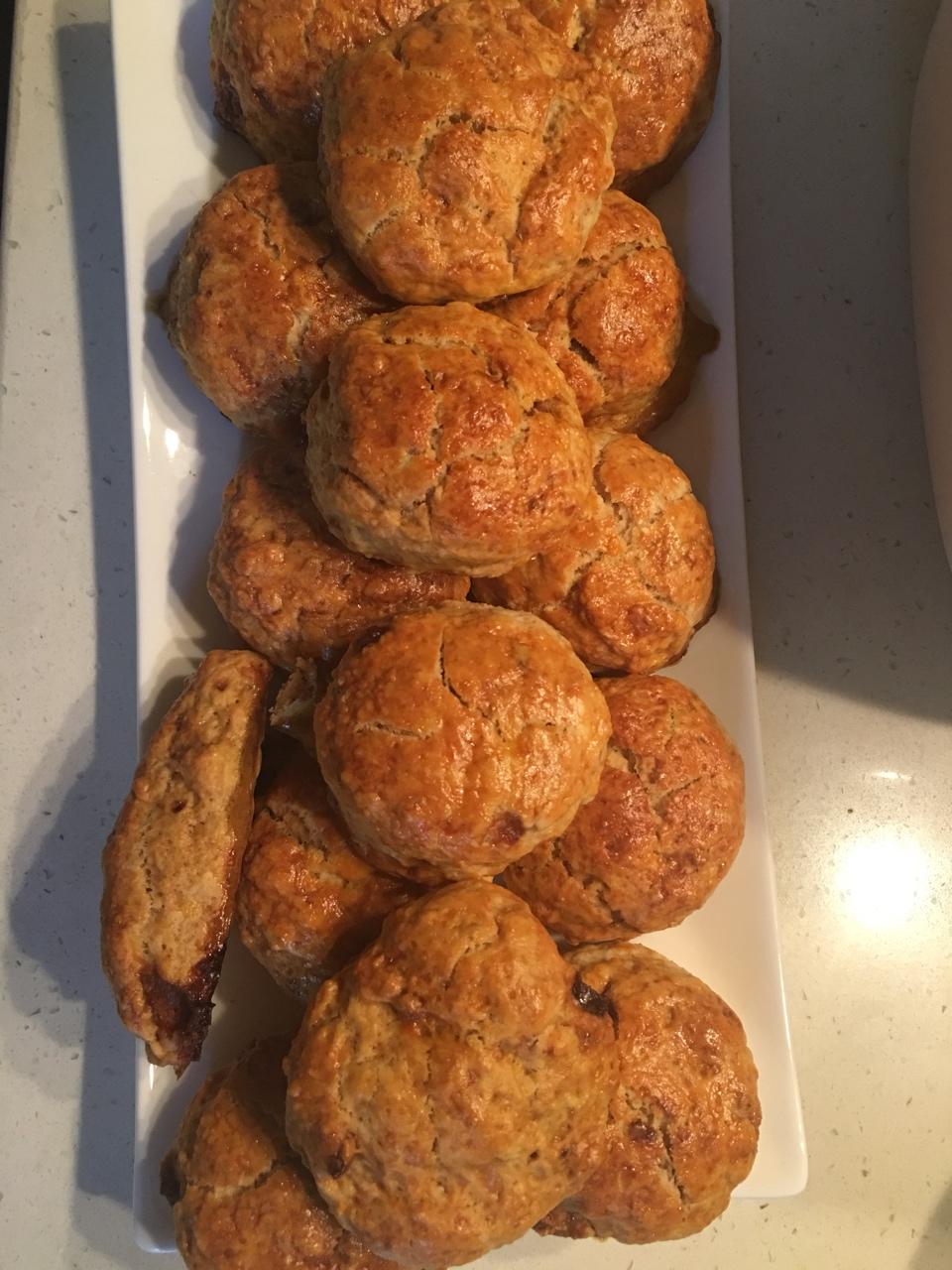 【视频】3分钟 奶油司康Scone(可能是世界上最快手的司康) 消耗淡奶油～