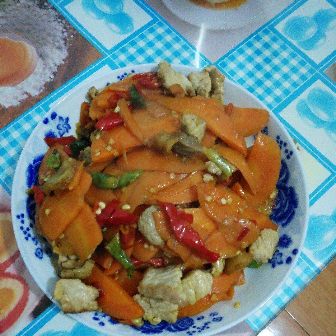 胡萝卜炒肉片