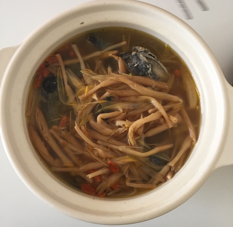 枸杞红枣乌鸡汤