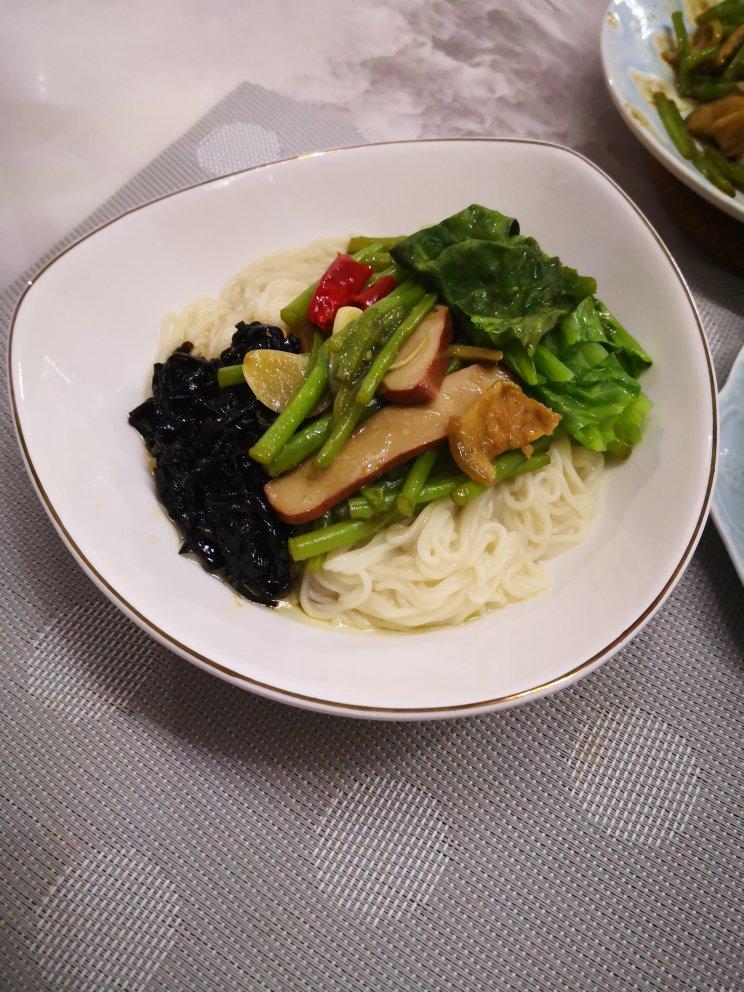 葱油拌面Spring Onion Noodles
