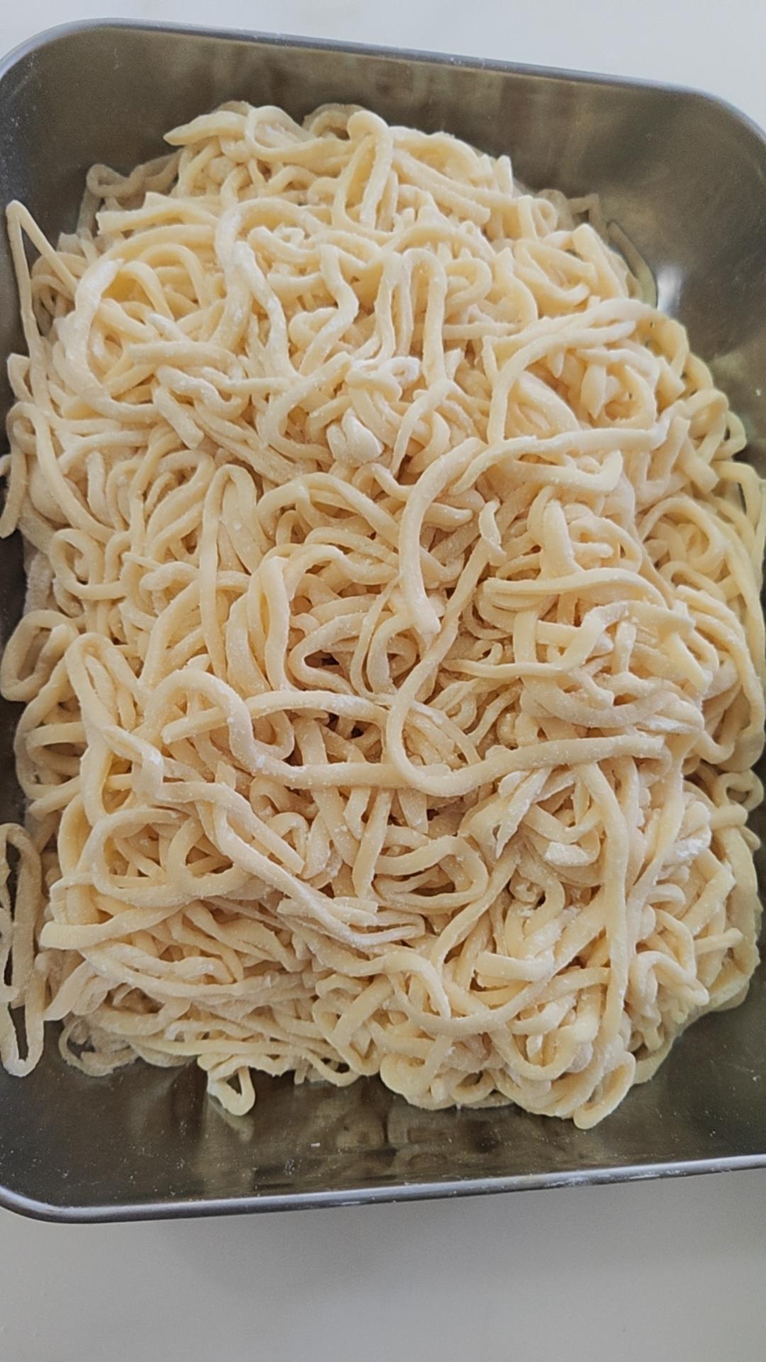 快手纯手工擀面条