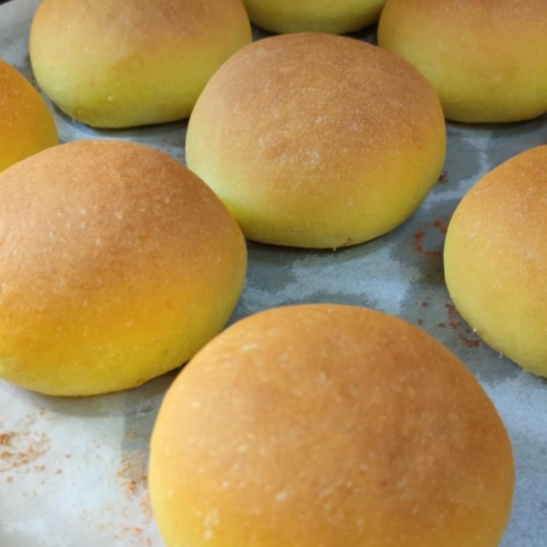 烤了一盘花儿~八角南瓜大鼓面包