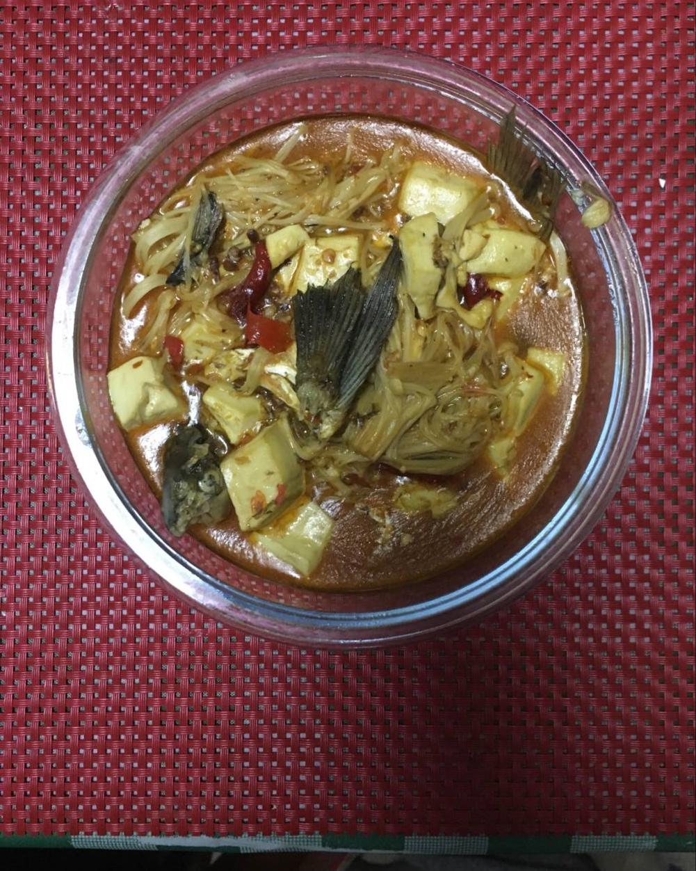 豆瓣鲫鱼炖豆腐