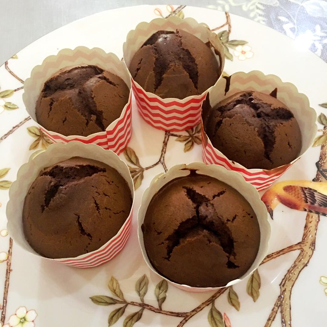 不会消泡的可可海绵小蛋糕