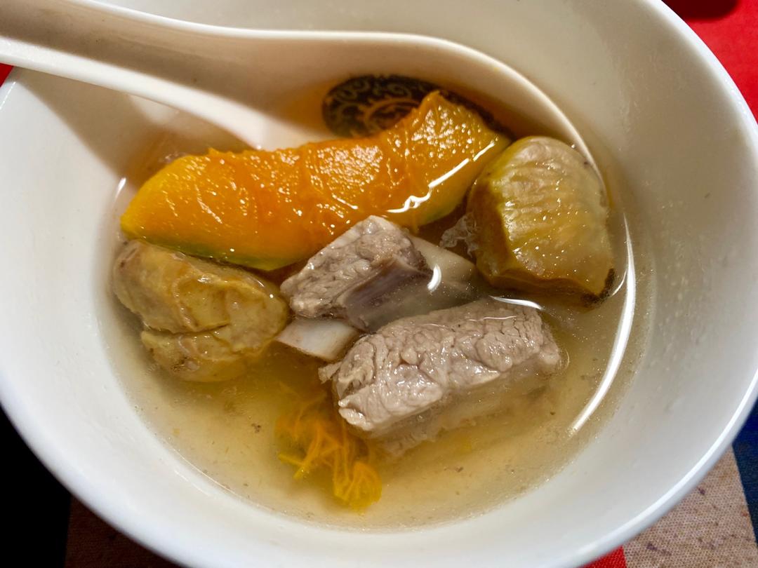 南瓜栗子猪骨汤-教你煲广东汤