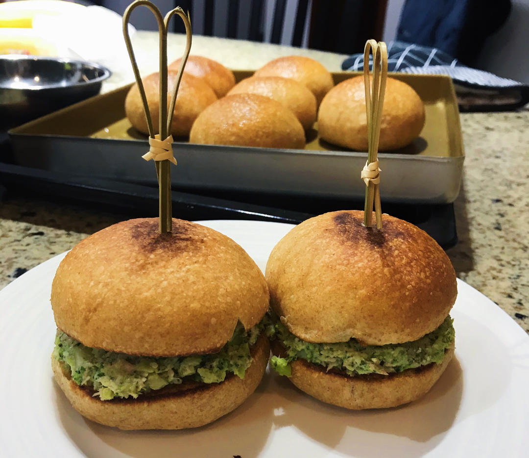 花菜豆鱼酱月牙全麦干酪饼【健康一手握】