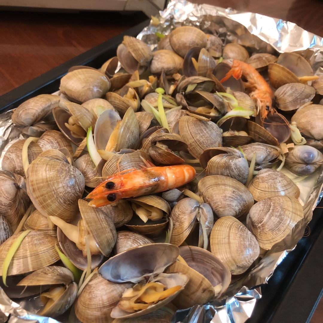 努力学习做菜的乖宝宝做的锡纸烤黄蚬子