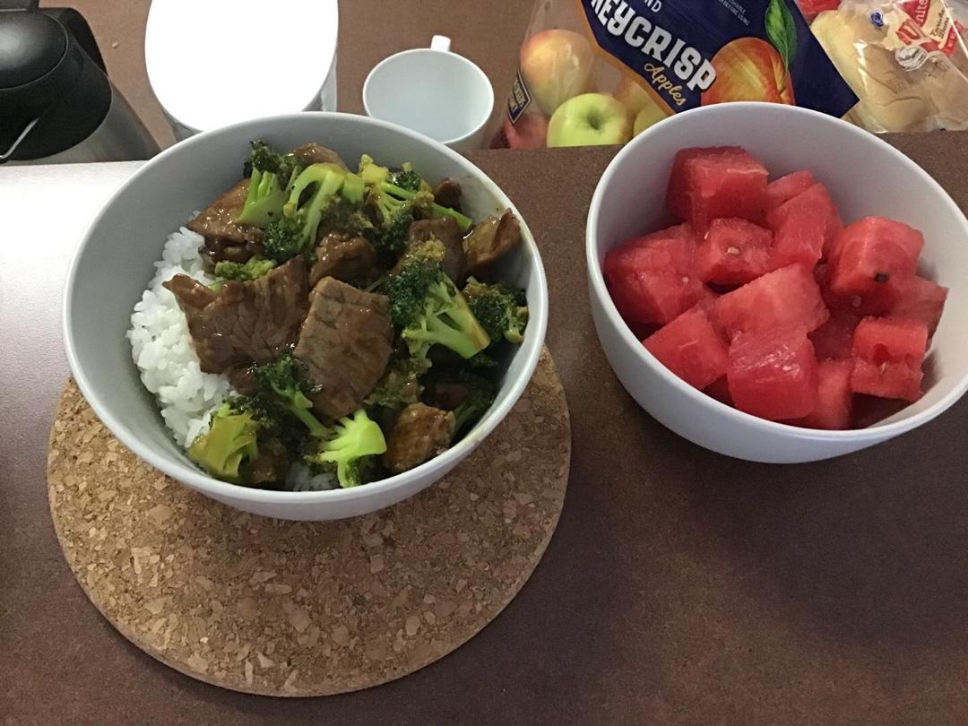 西兰花炒牛肉