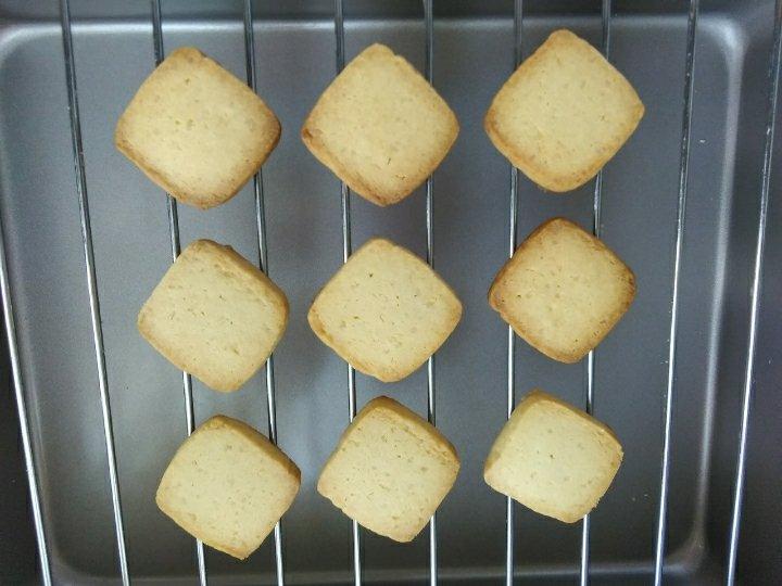 极简风炼奶小饼干