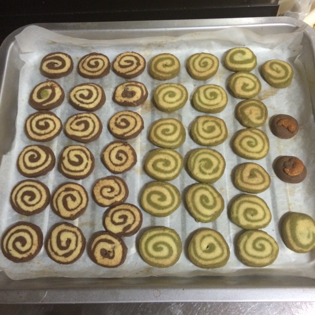 双色大理石纹饼干制作方法（花纹整形详细图解版）