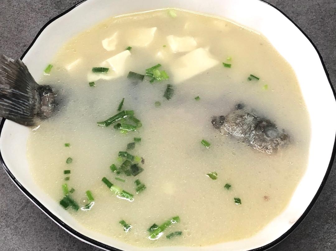 鲫鱼豆腐汤