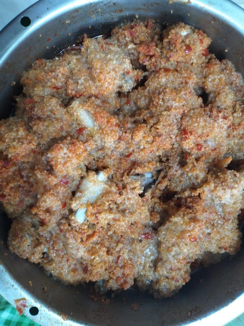 荔浦芋头粉蒸排骨（含蒸肉米粉做法）