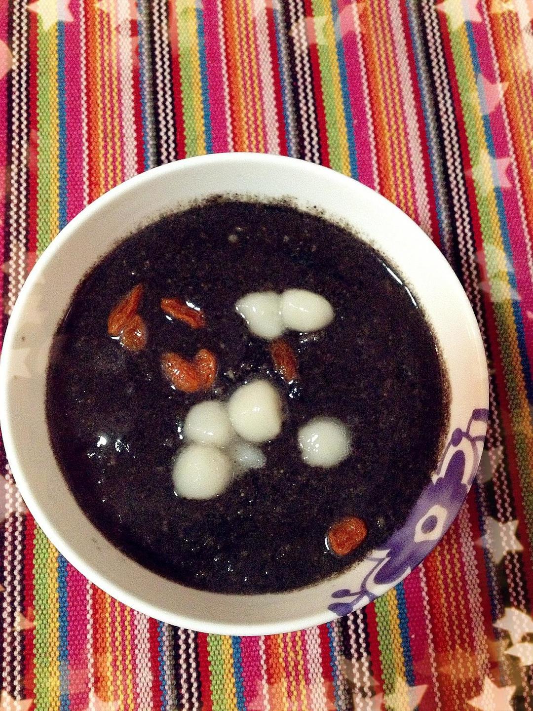 酒酿黑芝麻圆子的做法