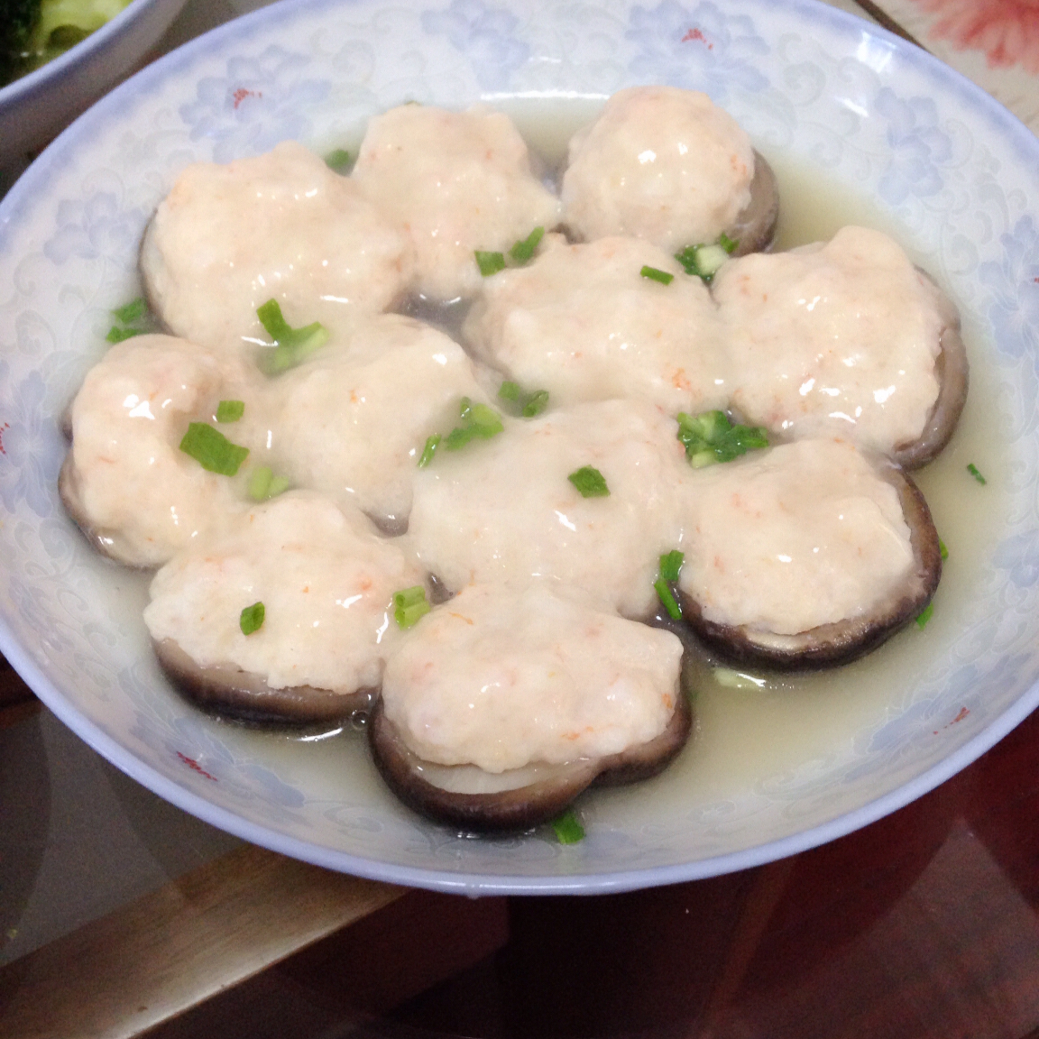 虾仁酿香菇