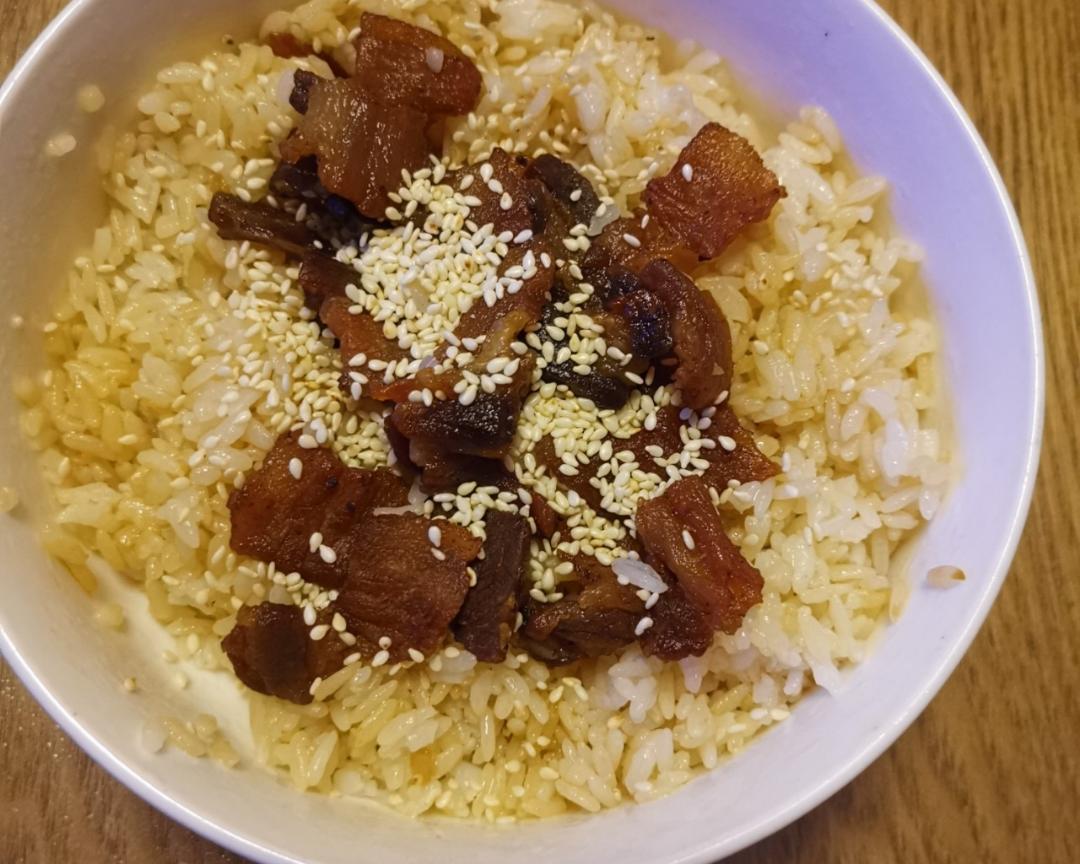 简单的快乐 五花肉熬猪油版 超级好吃的猪油拌饭 快手一人吃饭