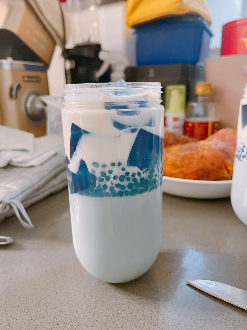 蝶豆花奶冻西米露