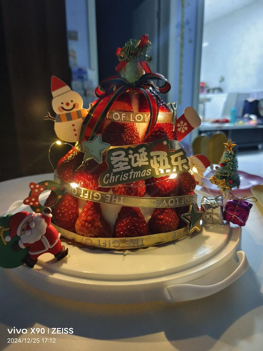 圣诞草莓塔-超有圣诞氛围的快手蛋糕