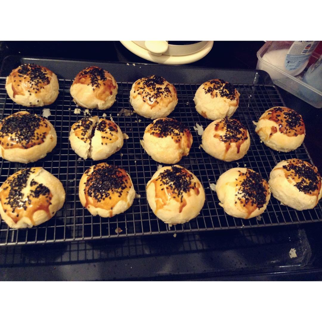 鲜美多汁的——榨菜鲜肉月饼