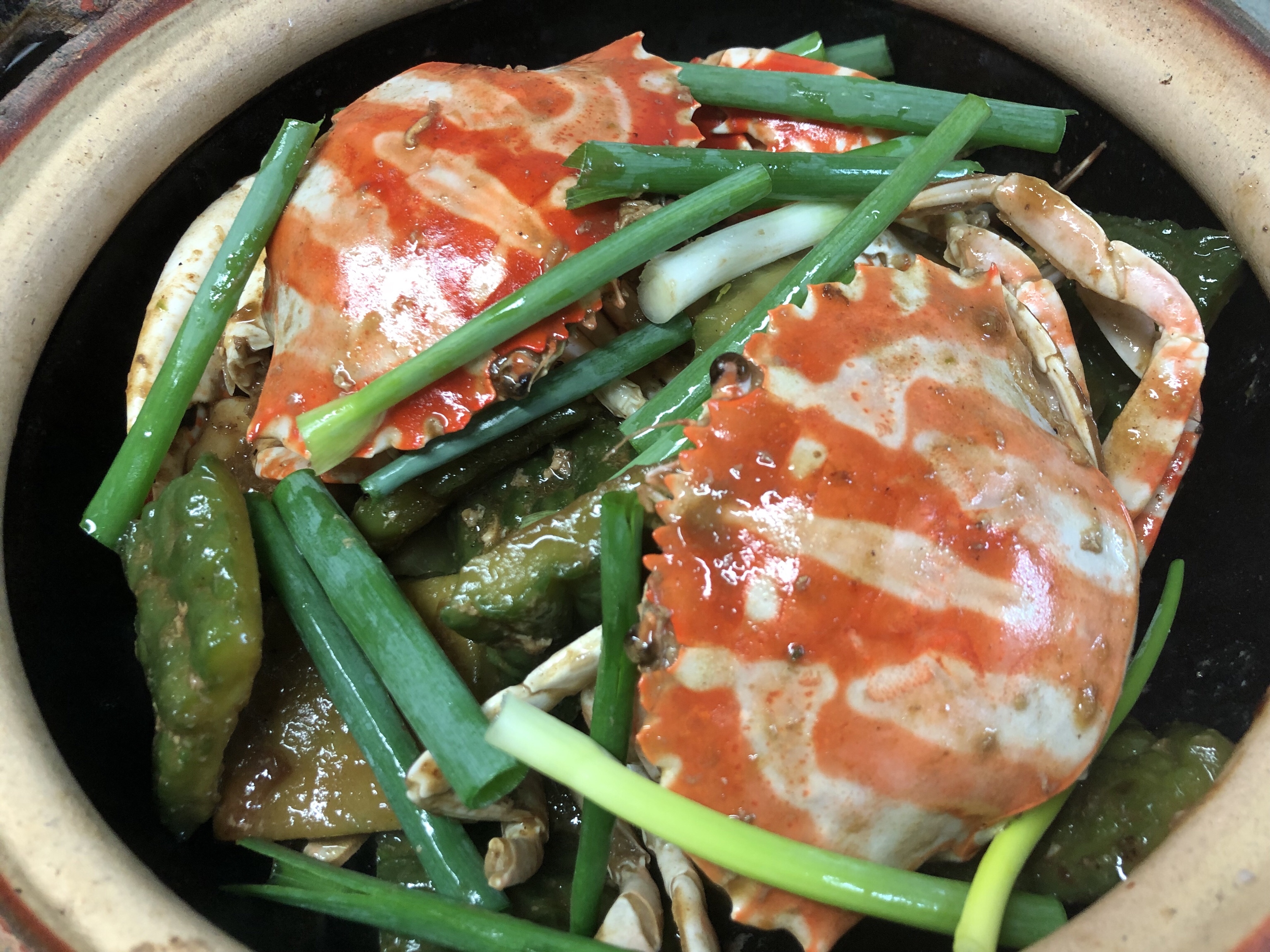 砂锅红蟹焖苦瓜的做法
