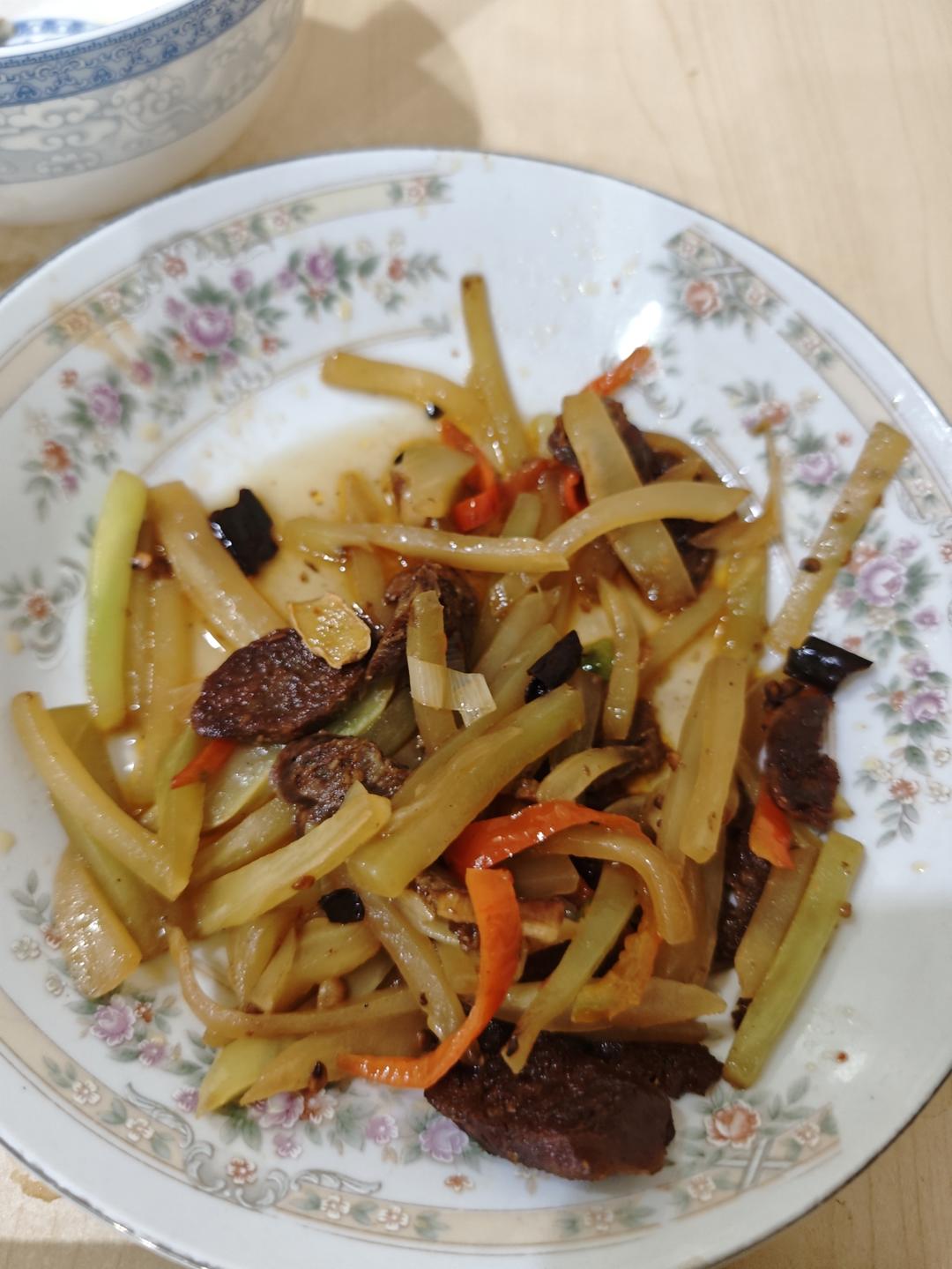 干锅莴笋腊肉