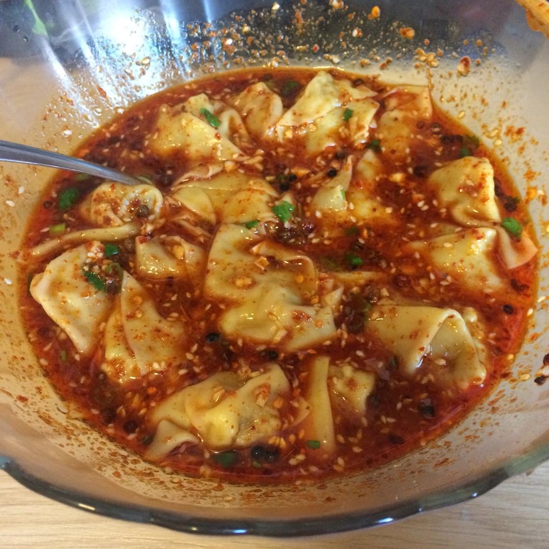 【红油抄手】