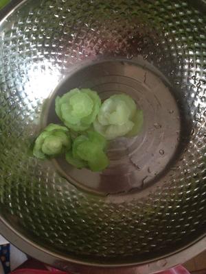 香菇扒油菜，简单快手菜的做法 步骤2