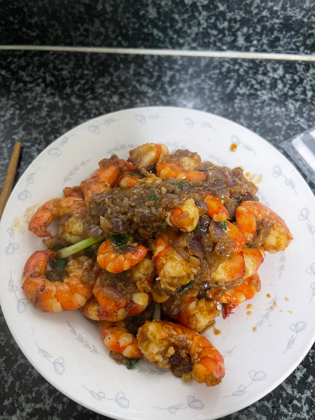 蒜香椒盐黑虎虾