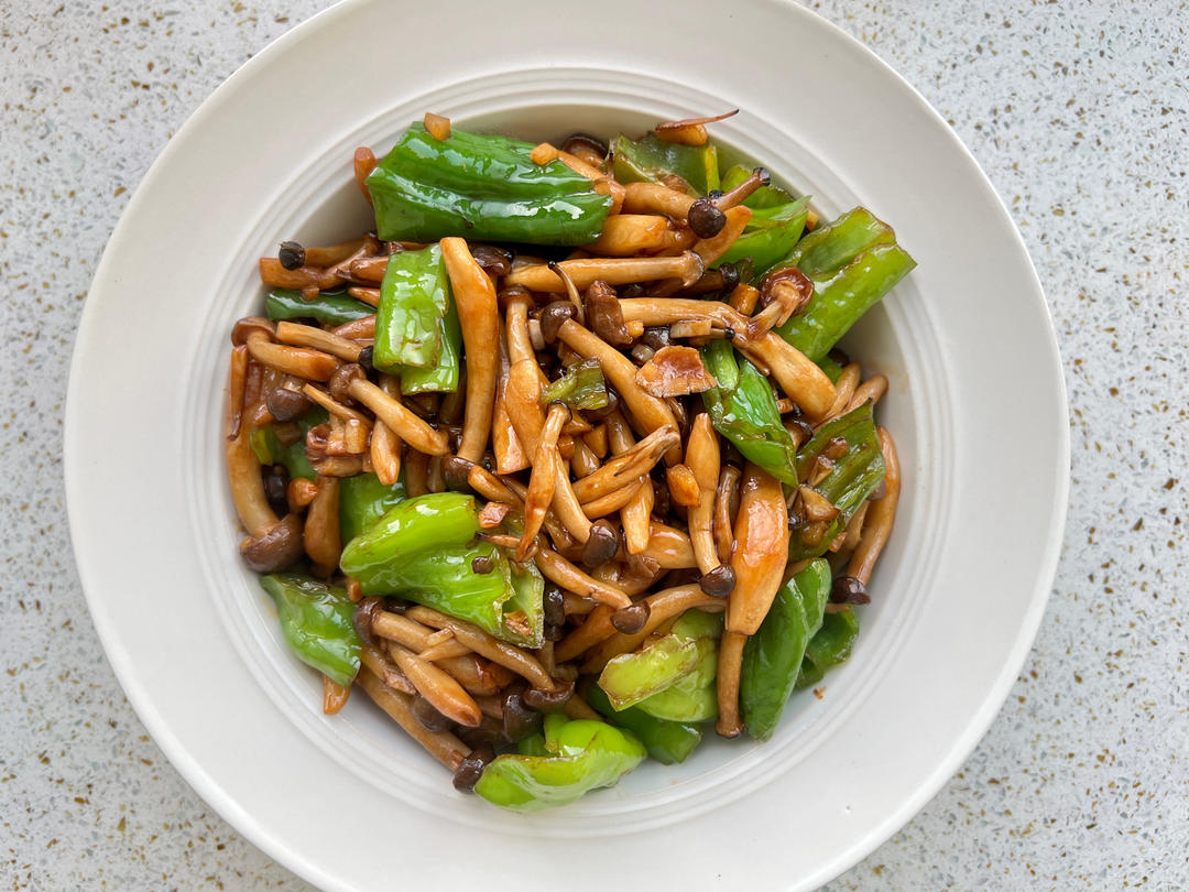 光盘神器海鲜菇炒青椒