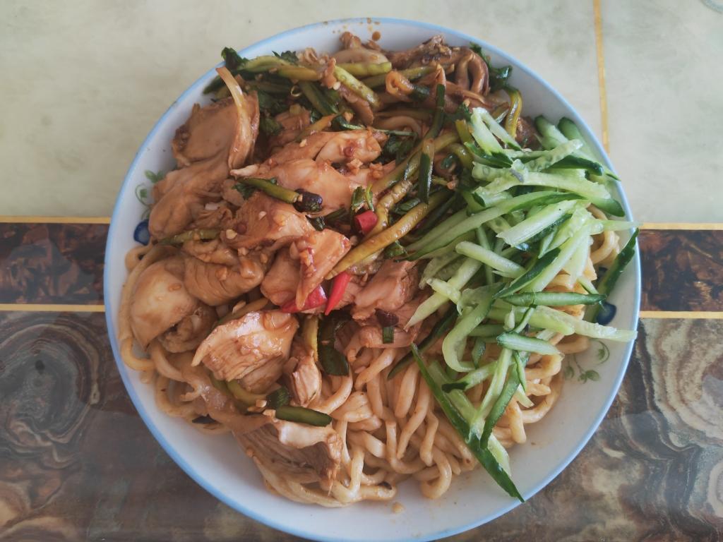 麻酱鸡丝凉面