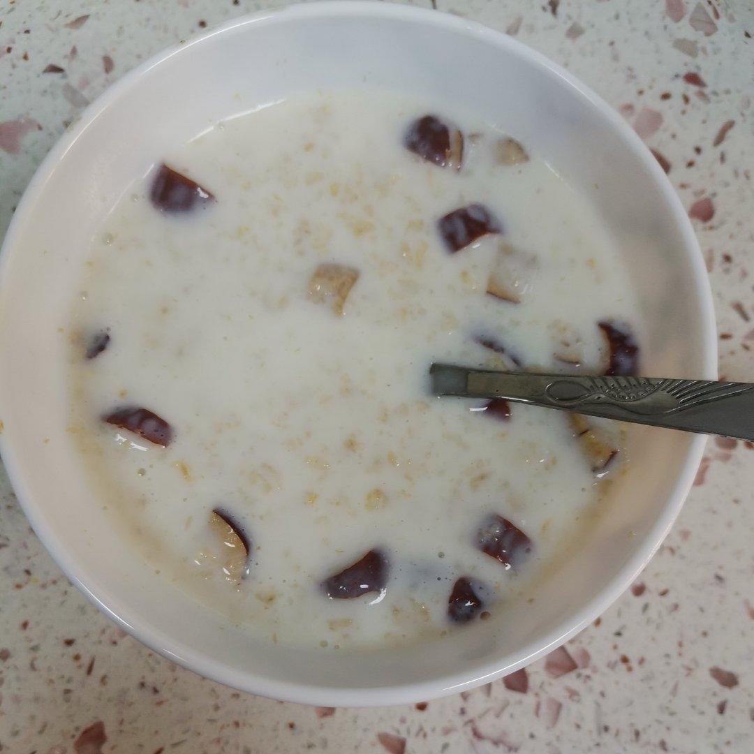红枣牛奶燕麦粥