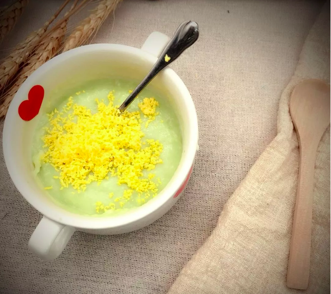 7个月宝宝辅食——西兰花蛋黄米糊的做法